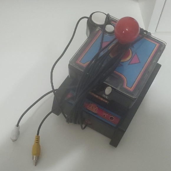 Ms PAC-MAN Retro Gaming Console with Red Joystick PLUG PLAY TV Games - Picture 1 of 6